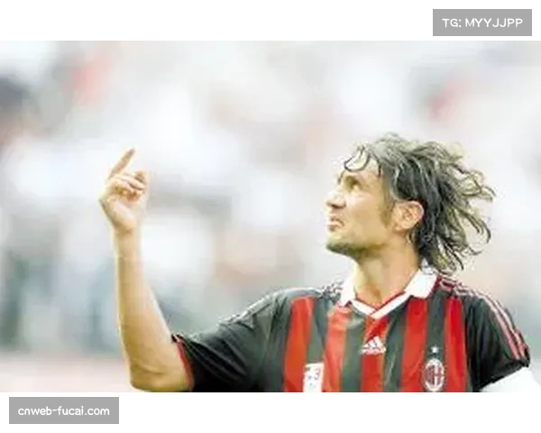 替补登场绝杀，19岁小将卡马尔达狂奔庆祝，看台上马尔蒂尼起立鼓掌。